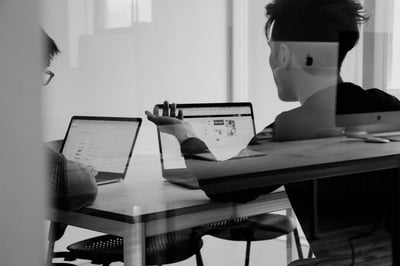 Von der Website zum CRM: Wie Custom Forms den Lead-Flow automatisieren
