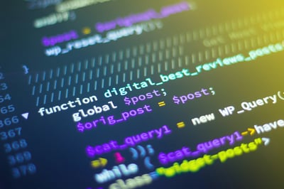 Headless oder HubSpot CMS? Die ehrliche Entscheidungshilfe für Premium-B2B-Marken